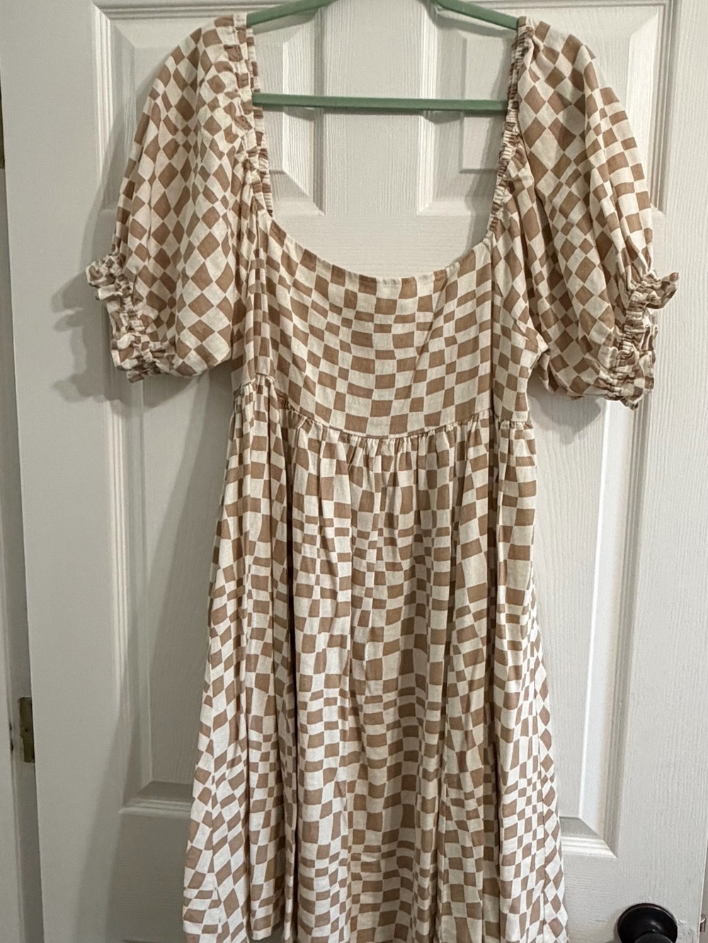 Rylee + Cru Beige and White Check Puff-Sleeve Midi Dress